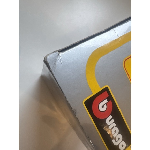 Vintage Burago 1:24 Lancia Beta Montecarlo 0170 Metal Diecast (18/2/1983) #40 - Picture 16 of 16